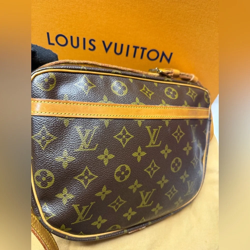 LOUIS VUITTON-MI883 Jeunefille Monogram Canvas Crossbody Bag - Picture 9 of 16